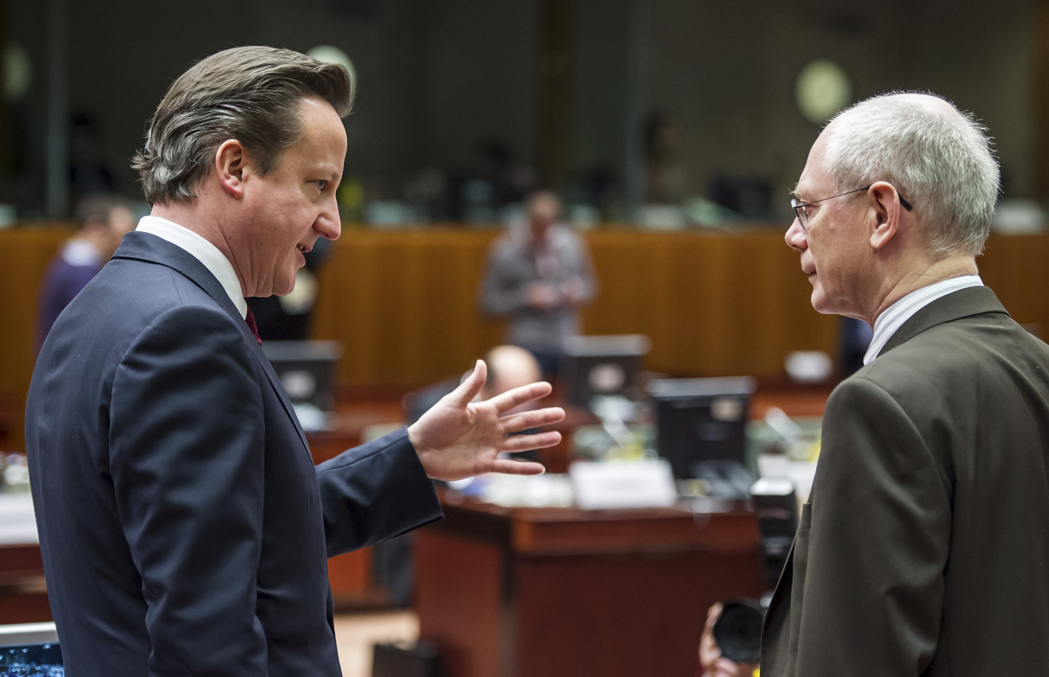 «Όχι» της Συνόδου Κορυφής για τον εξοπλισμό των σύρων ανταρτών